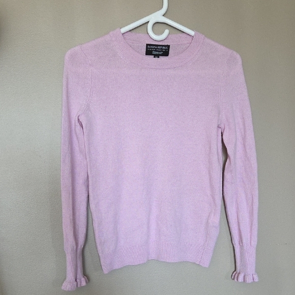 💥Buy2Get1Free💥Banana Republic Pink Crew Neck Sweater - Picture 1 of 4